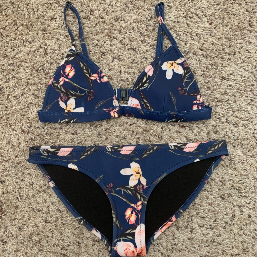 TRIANGL BIKINI 🌺